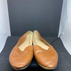Chic A New Day Tan Leather Slip-On Shoes EUC Preowned Size 10 Flats